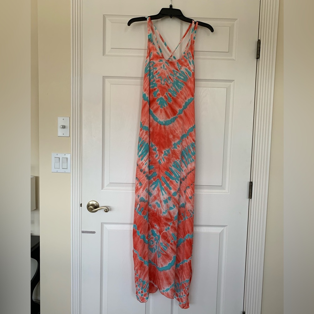 NWOT maxi dress Coral & Teal color. Beautiful fit. Never worn